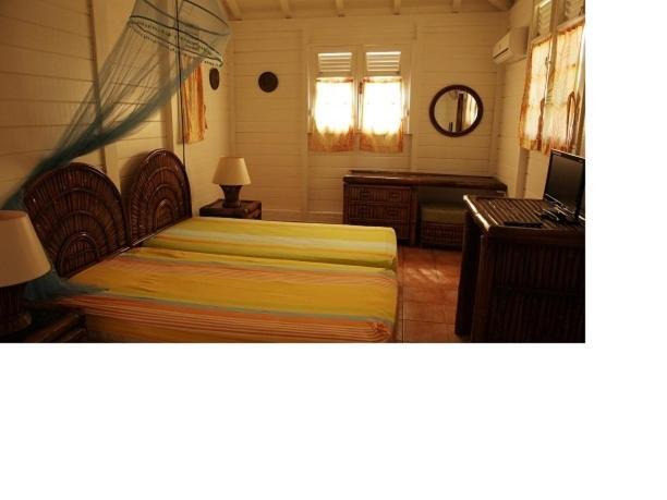 Bungalow Bassin Trouve Sainte-Anne  Extérieur photo